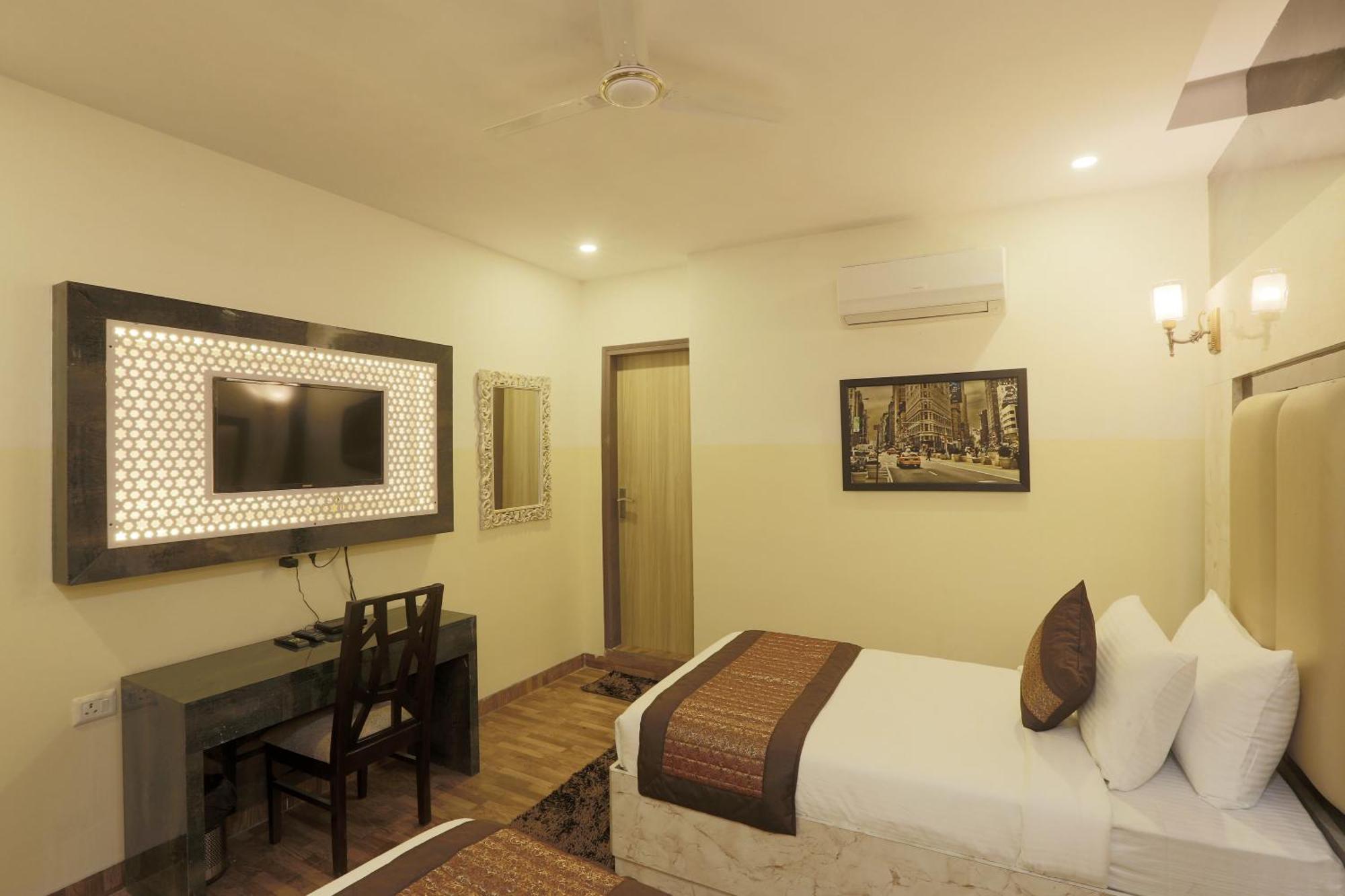 Plazzo Prime Plaza At Delhi Airport Bed & Breakfast New Delhi Ngoại thất bức ảnh